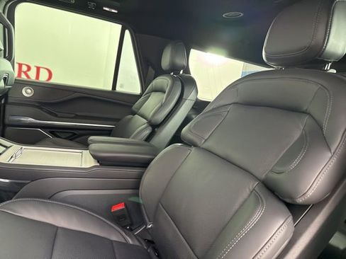 New 2025 Lincoln Navigator L Reserve w/ Jet Appearance Package image 17