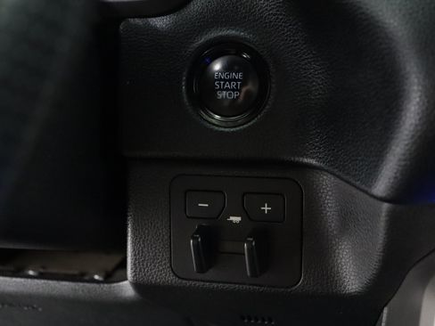 Used 2025 Toyota Tundra SR5 AWD/4WD image 18