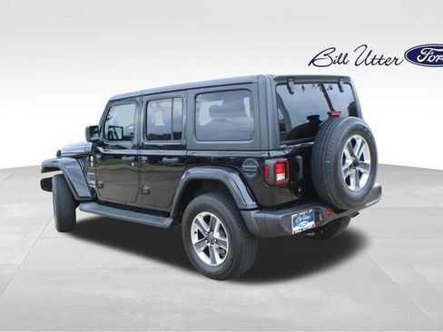 Used 2019 Jeep Wrangler Unlimited Sahara AWD/4WD image 7