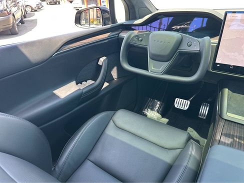 Used 2022 Tesla Model X AWD/4WD image 19