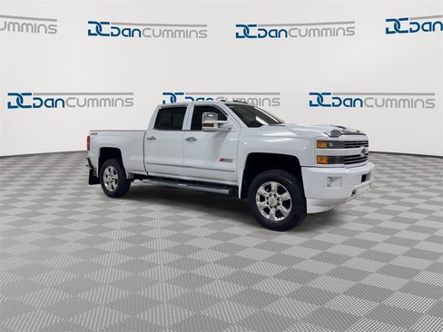 Used 2018 Chevrolet Silverado 2500 LTZ image 2