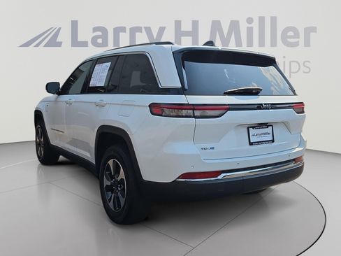 Used 2023 Jeep Grand Cherokee 4WD 4xe image 3