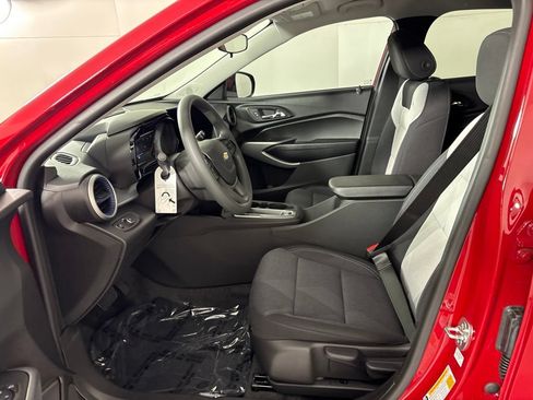 New 2026 Chevrolet Trax LS w/ LS Convenience Package FWD image 26