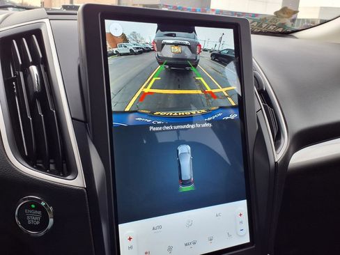 Certified 2024 Ford Edge SEL w/ Convenience Package image 8