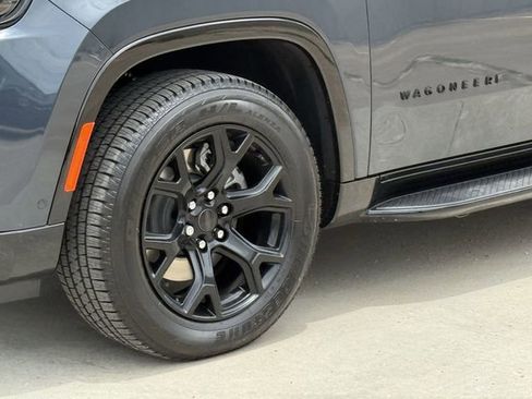 New 2025 Jeep Wagoneer L Series II AWD/4WD image 9