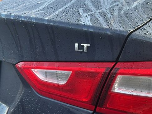 Used 2018 Chevrolet Malibu LT image 33