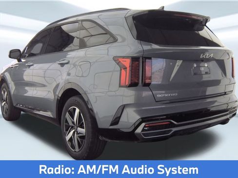 Used 2023 Kia Sorento S FWD image 4