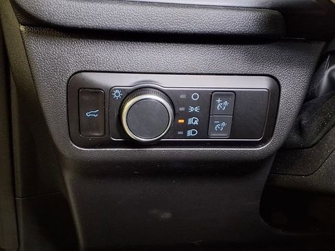 Used 2022 Ford Escape SE w/ SE Sport Appearance Package FWD image 17