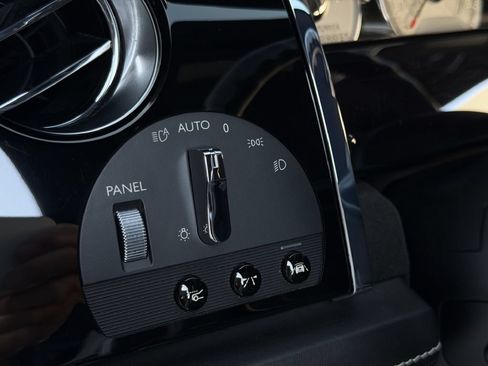 Used 2017 Rolls-Royce Wraith RWD image 18
