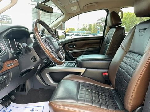 Used 2017 Nissan Titan Platinum Reserve RWD image 18