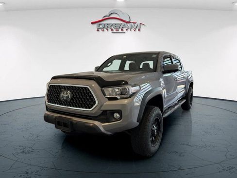 Used 2019 Toyota Tacoma TRD Off-Road AWD/4WD image 4