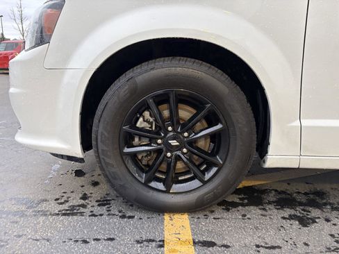 Used 2019 Dodge Grand Caravan GT image 27