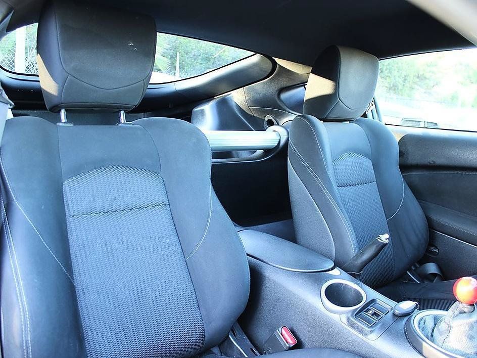 Used 2018 Nissan 370Z Coupe RWD image 15