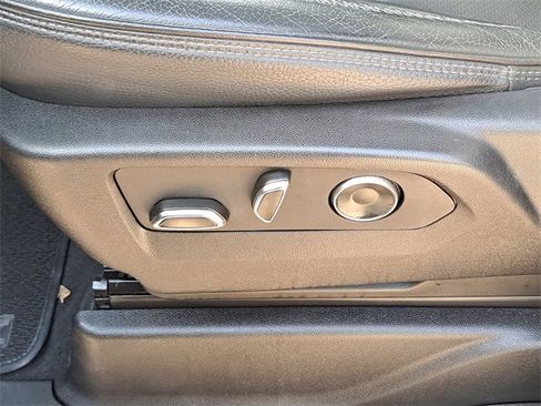 Used 2024 GMC Yukon XL Denali image 22