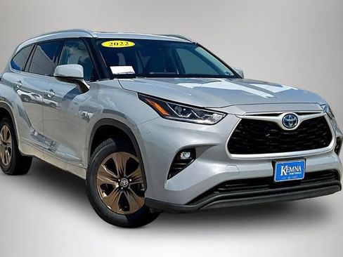 Used 2022 Toyota Highlander Bronze Edition AWD/4WD image 1
