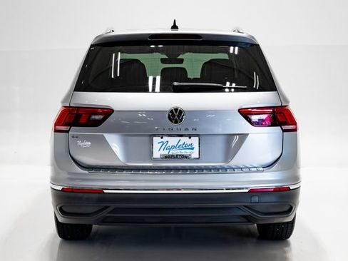 Used 2024 Volkswagen Tiguan SE FWD image 32