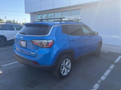 Used 2025 Jeep Compass Latitude AWD/4WD image 6