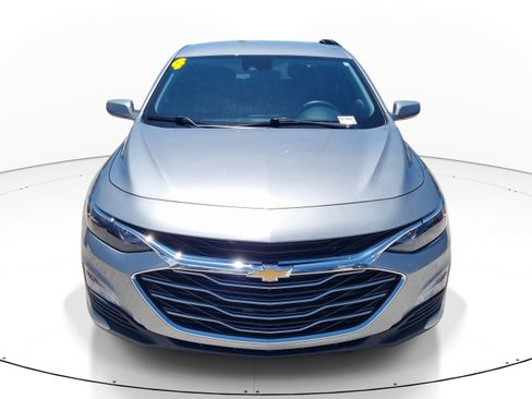 Used 2024 Chevrolet Malibu LT FWD image 2