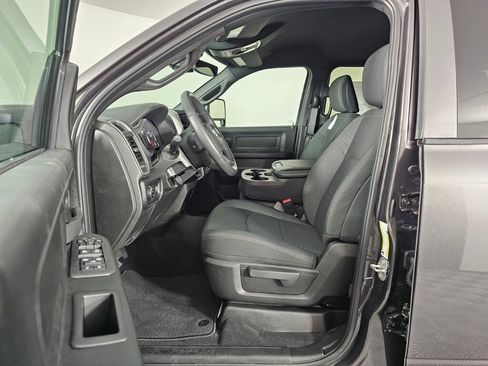 New 2026 RAM 2500 Tradesman AWD/4WD image 18
