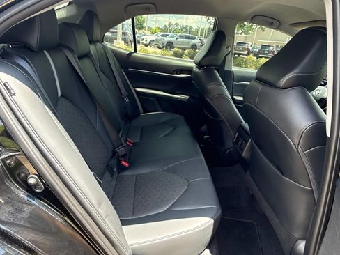 Used 2021 Toyota Camry XSE FWD image 14