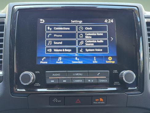 Used 2024 Nissan Frontier SV w/ Technology Package AWD/4WD image 33