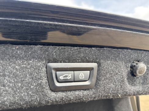 Used 2019 BMW 530i xDrive w/ Convenience Package image 38