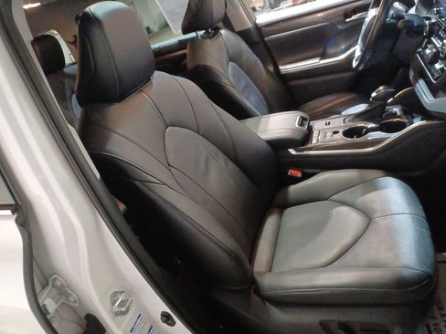 Used 2021 Toyota Highlander Limited image 27