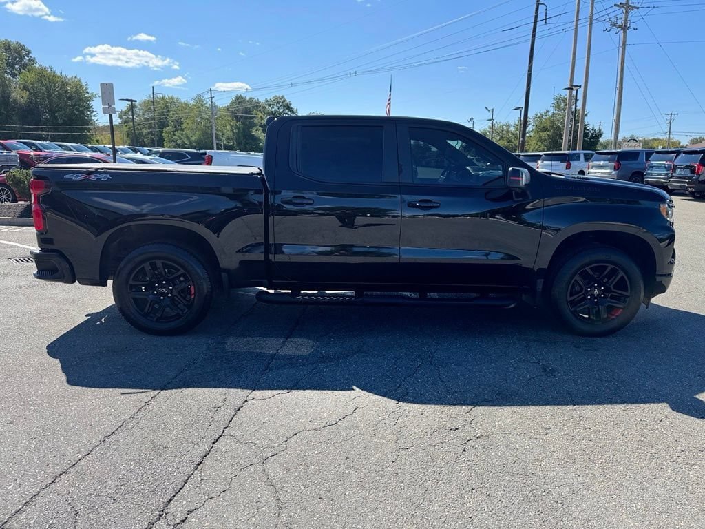 Used 2023 Chevrolet Silverado 1500 RST w/ Redline Edition AWD/4WD image 7