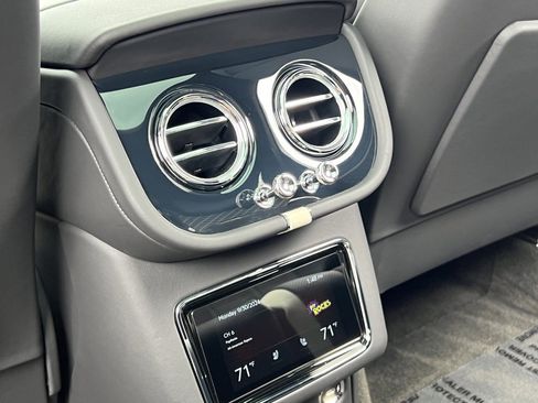 Used 2023 Bentley Bentayga Speed image 19