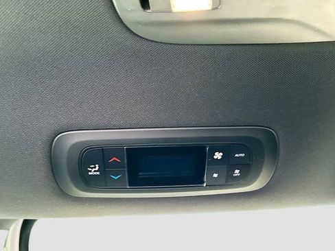 New 2026 Chrysler Pacifica Select image 17