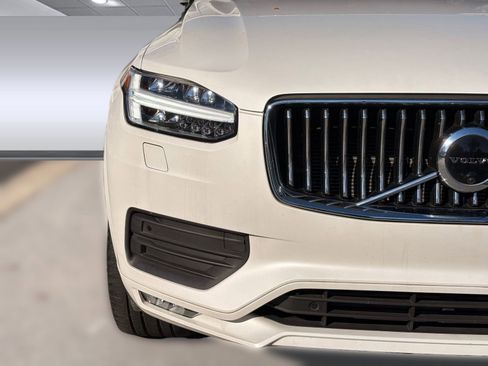 Certified 2022 Volvo XC90 T6 Momentum w/ Advanced Package image 11