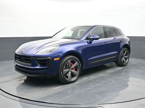 Certified 2025 Porsche Macan S AWD/4WD image 1