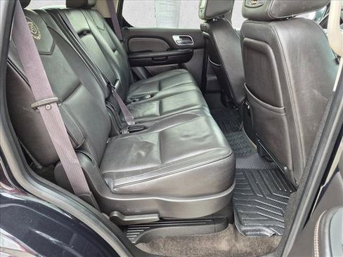 Used 2013 Cadillac Escalade Platinum AWD/4WD image 24