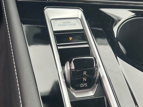 Used 2024 Volkswagen Atlas SE FWD image 31