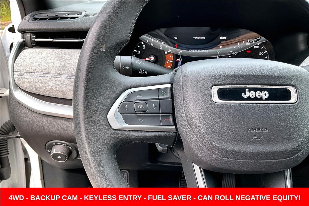 Used 2024 Jeep Compass Latitude AWD/4WD image 11