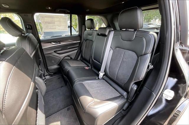 New 2026 Jeep Grand Cherokee Altitude AWD/4WD image 28