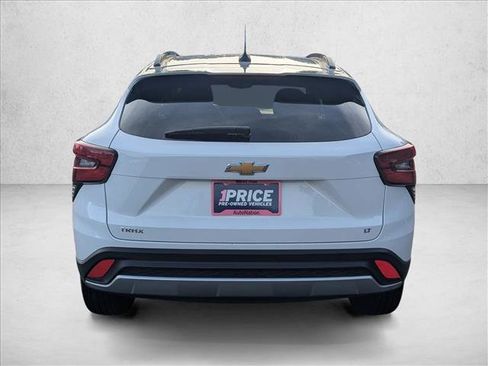 Used 2024 Chevrolet Trax LT image 7