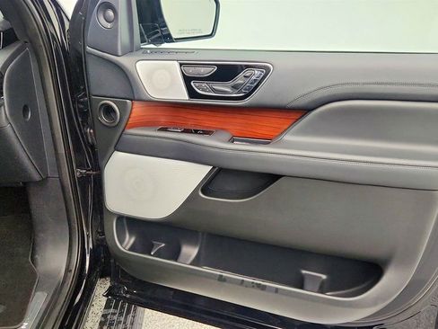 Used 2023 Lincoln Navigator Reserve image 27