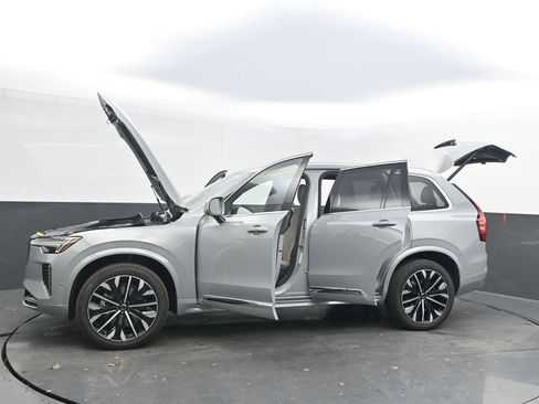 New 2026 Volvo XC90 B6 Plus w/ Protection Package Premier image 36