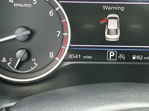 Certified 2025 Nissan Sentra SR FWD image 16