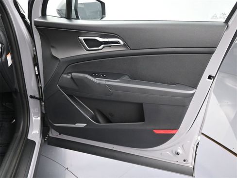 New 2026 Kia Sportage S image 22