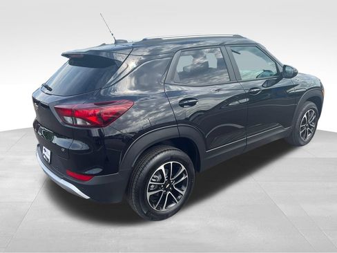 New 2026 Chevrolet TrailBlazer LT w/ LT Cold Weather Package AWD/4WD image 5
