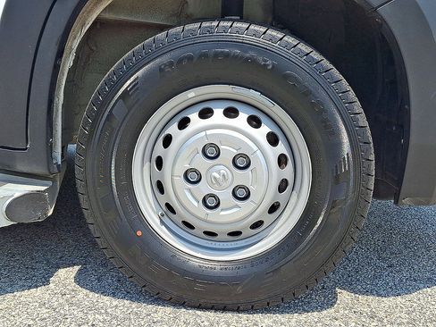 Used 2025 RAM ProMaster 2500 w/ U-Haul Equipment Group FWD image 25