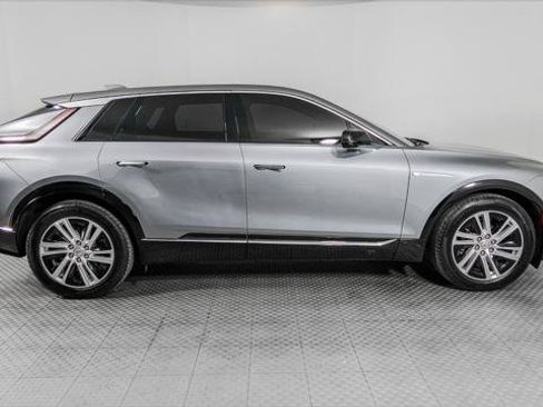 Used 2024 Cadillac Lyriq Tech RWD image 9