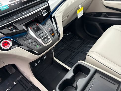 Used 2026 Honda Odyssey Touring image 24