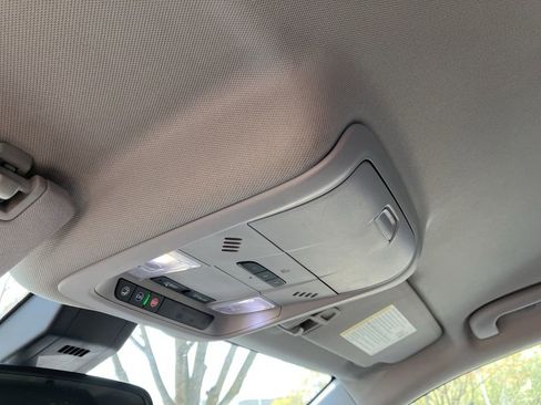 Used 2019 Chevrolet Equinox Premier image 20