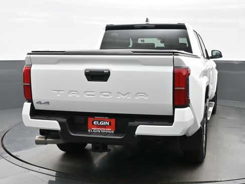 Used 2025 Toyota Tacoma SR5 AWD/4WD image 5