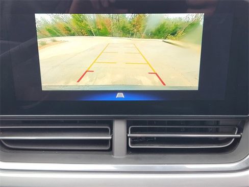 Certified 2024 Chevrolet Trax LT w/ Sunroof Package image 18