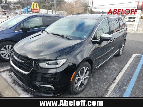 Used 2024 Chrysler Pacifica Pinnacle image 1