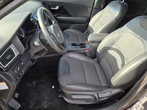 Certified 2017 Kia Niro EX image 11